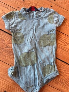 The Animals Observatory apple onesie, 12 m